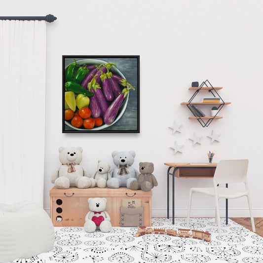 Bol de légumes sur toile violette | Décoration d'intérieur hyperréaliste
