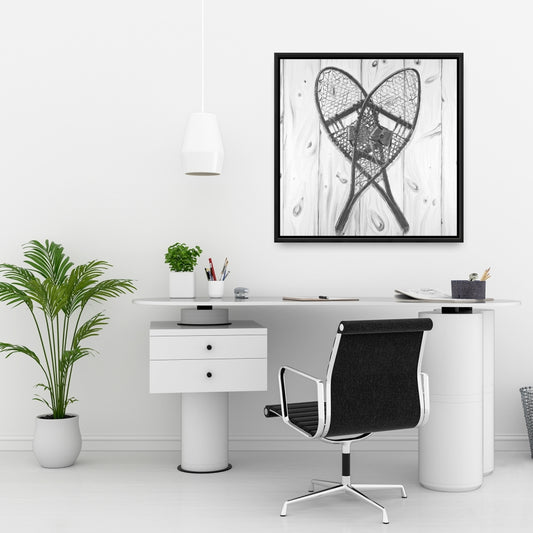 Toile rustique grise | Décoration vintage en bois monochrome avec raquettes à neige