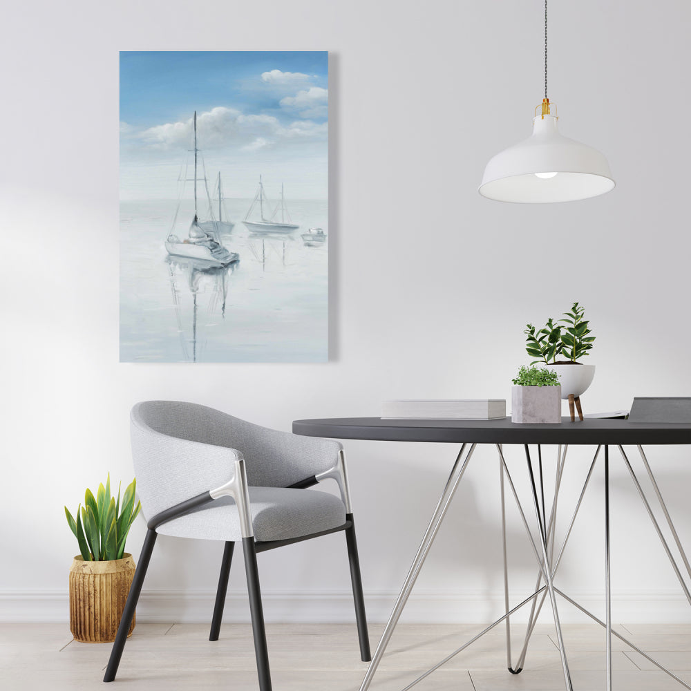 Voiliers sur un lac paisible – Décoration murale sur toile bleue côtière