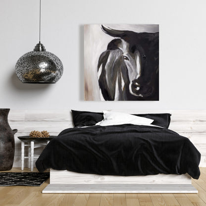 Gros plan sur une tête de taureau sur toile marron | Décoration de chambre contemporaine