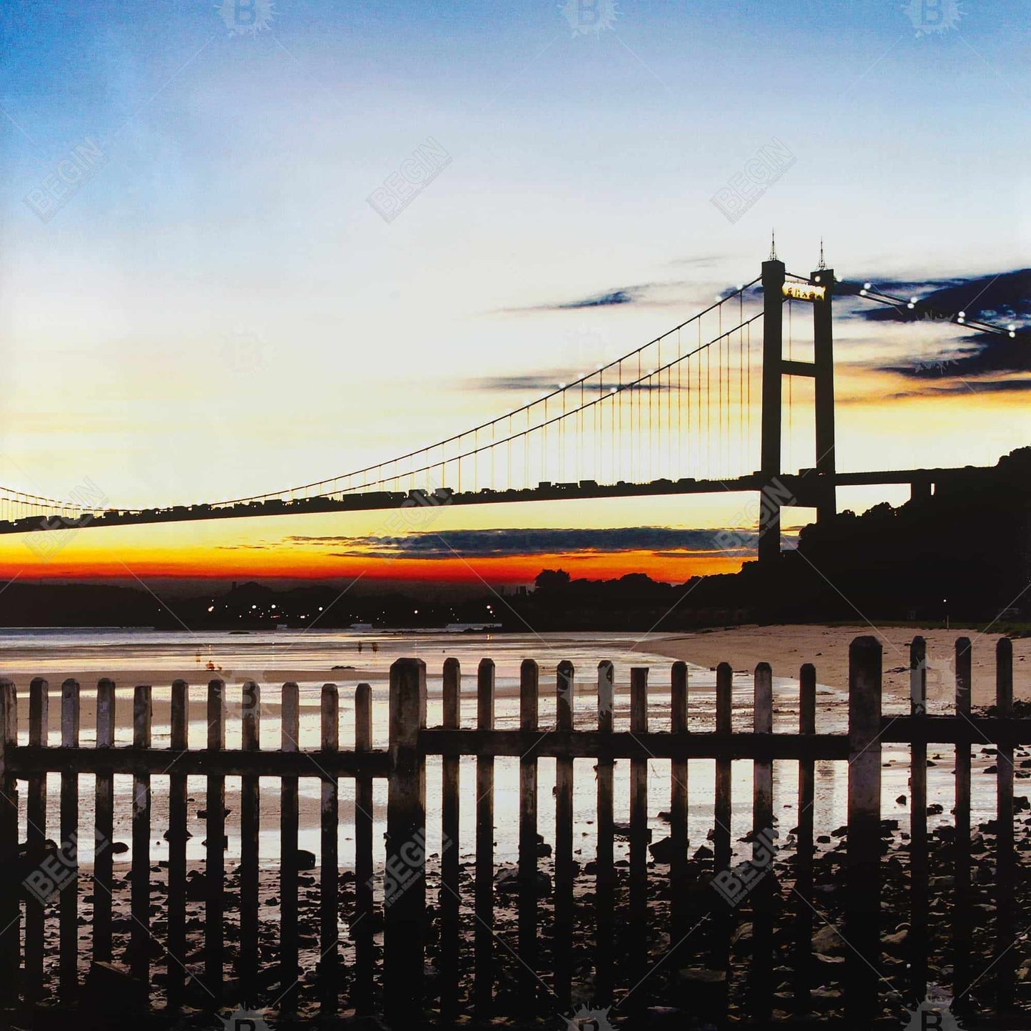 Toile encadrée « Pont au coucher du soleil » – Décoration murale bleue pour chambre à coucher