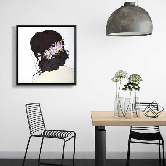 Toile « Femme aux fleurs roses » | Décoration murale encadrée pour chambre