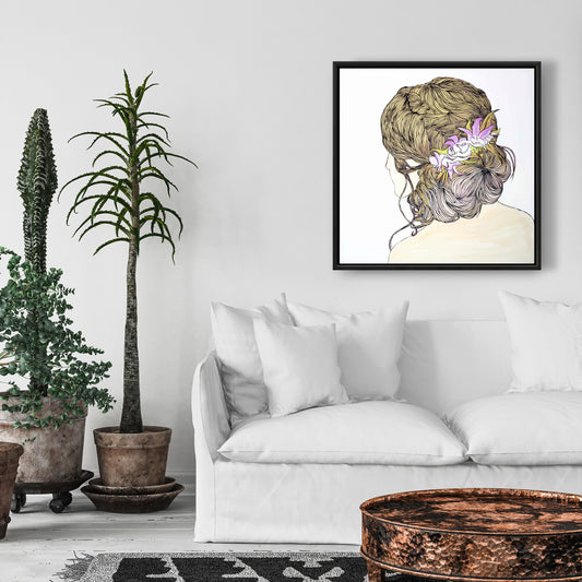 Toile encadrée beige – Femme blonde aux fleurs | Décoration d'intérieur