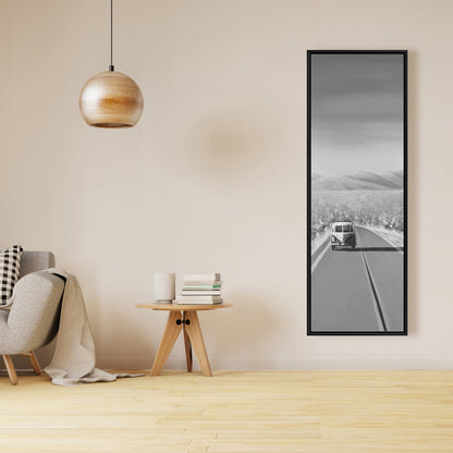 Voiture sur la route – Toile monochrome de montagne | Décoration d'intérieur