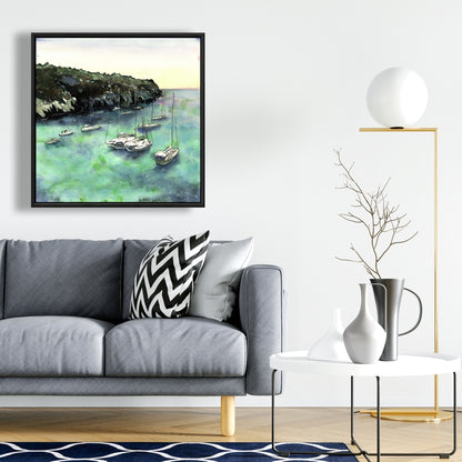 Toile verte côtière - Décor de bateaux à Cala Macarella