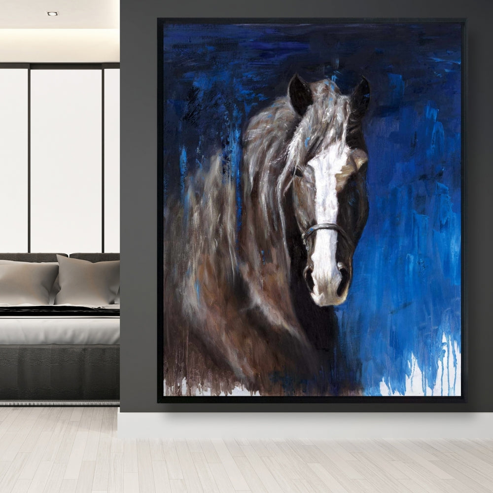 Toile bleue avec cheval brun | Décoration d'intérieur encadrée avec animaux de la ferme