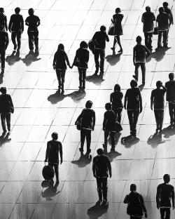 Silhouettes de gens dans la rue